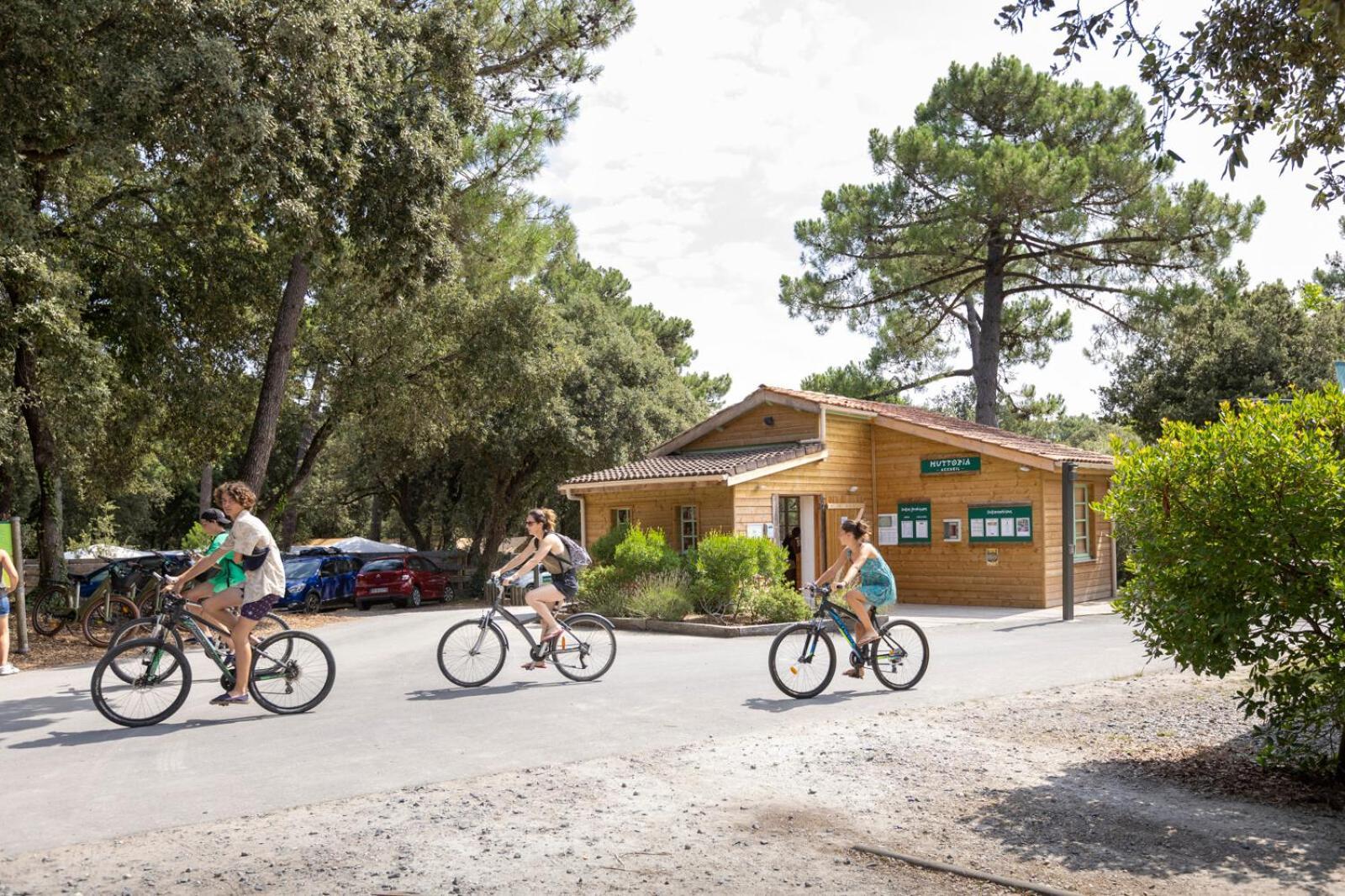 Huttopia Oléron Les Chênes Verts Dolus d'Oléron Exterior foto